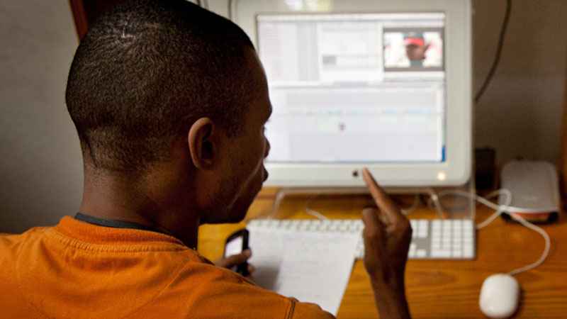 Jesuiten starten Online-Universität für Flüchtlinge