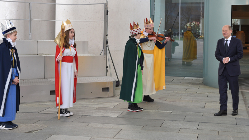 Bundeskanzler Olaf Scholz empfängt Sternsinger aus dem Bistum Hildesheim