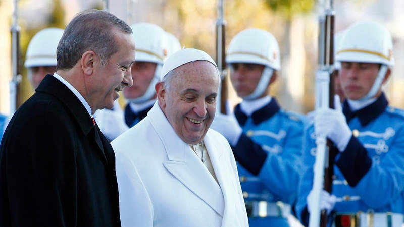 Papst mahnt in der Türkei zur Religionsfreiheit