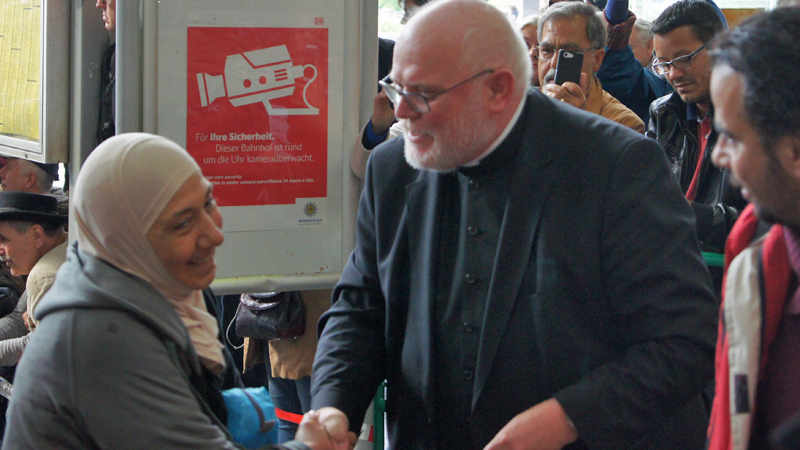 Kirchenvertreter rufen zu konkreter Hilfe für Flüchtlinge auf