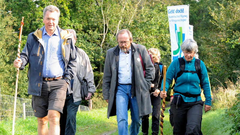 Viele Schritte für die Schöpfung