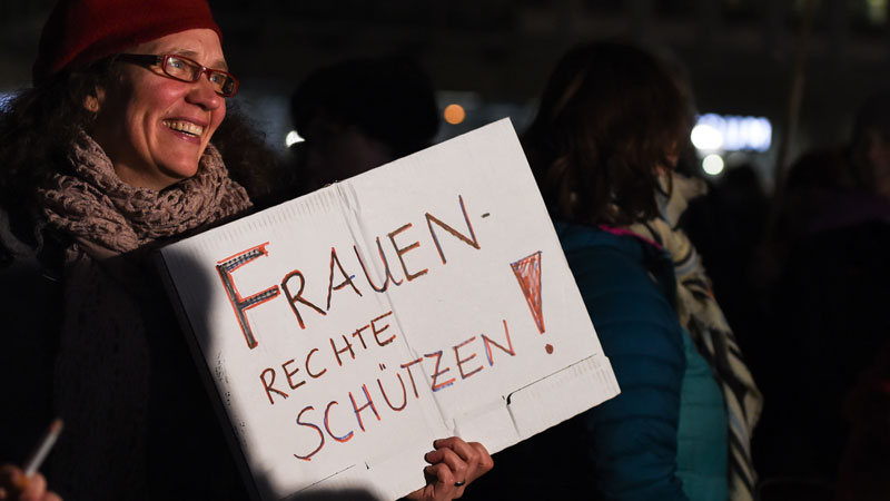 Politik, Kirche und Verbände vereint gegen Gewalt an Frauen