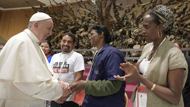 Papst geißelt einen „Grund-Terrorismus“ der Weltwirtschaft