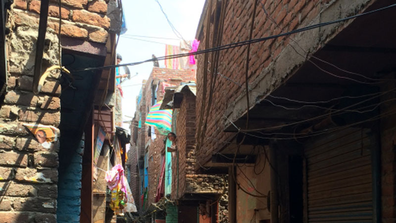 Indien verlängert weltgrößten Lockdown – Keine Hilfe für Arme