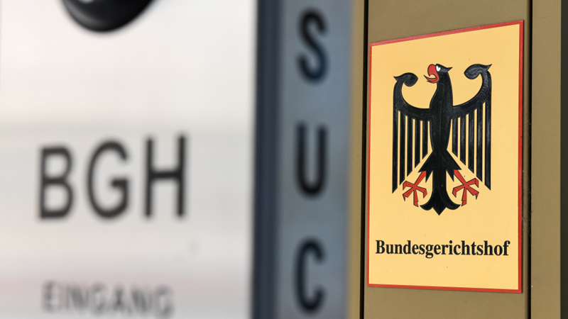 Kriegsverbrechen im Ausland können in Deutschland vor Gericht