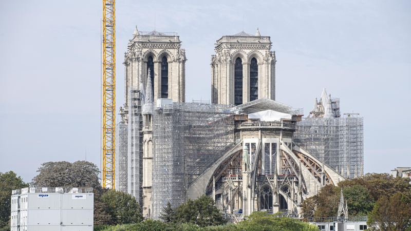 Inneneinrichtung für Notre-Dame wurde beauftragt
