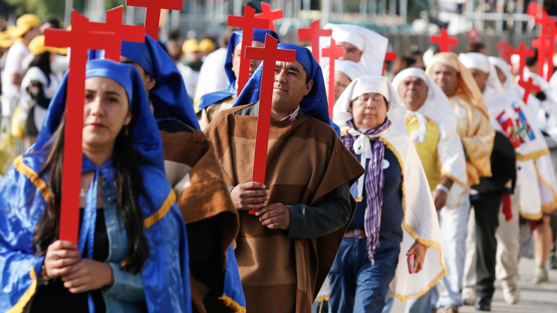 Der Papst in einem verwundeten Land