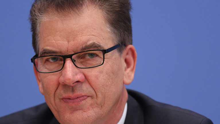 Gerd Müller: Kirchen sollen mehr für fairen Handel tun