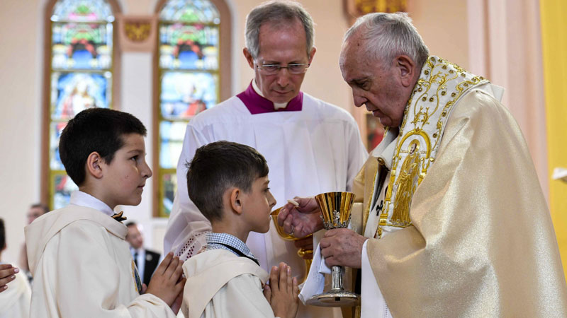 Papst beendet Balkanreise