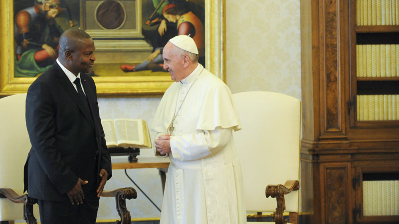 Papst stärkt Friedenssuche in Zentralafrikanischer Republik