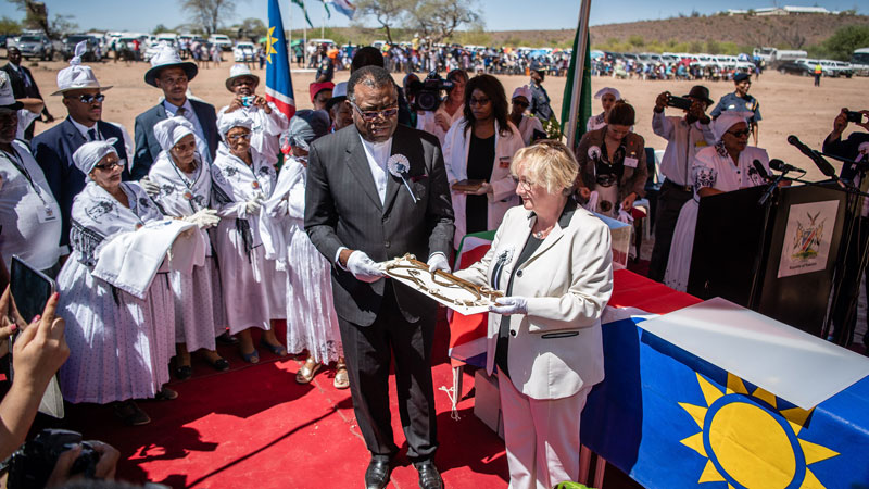 Was eine Bibel und eine Peitsche für Namibia bedeuten