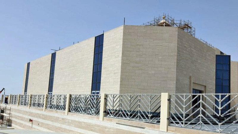 Neue Kathedrale im Königreich Bahrain vor der Weihe