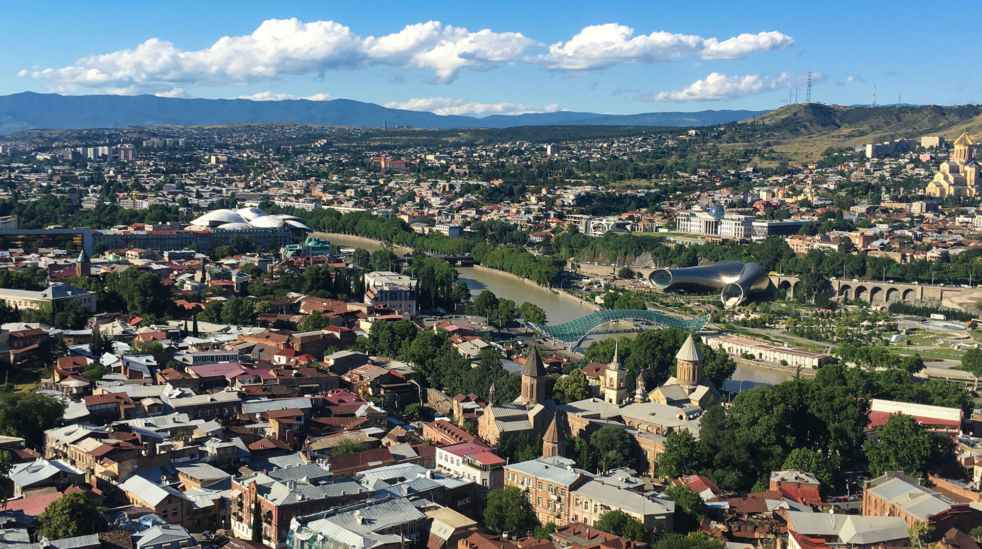 Luftbild Tblisi/Tiflis, Hauptstadt von Georgien