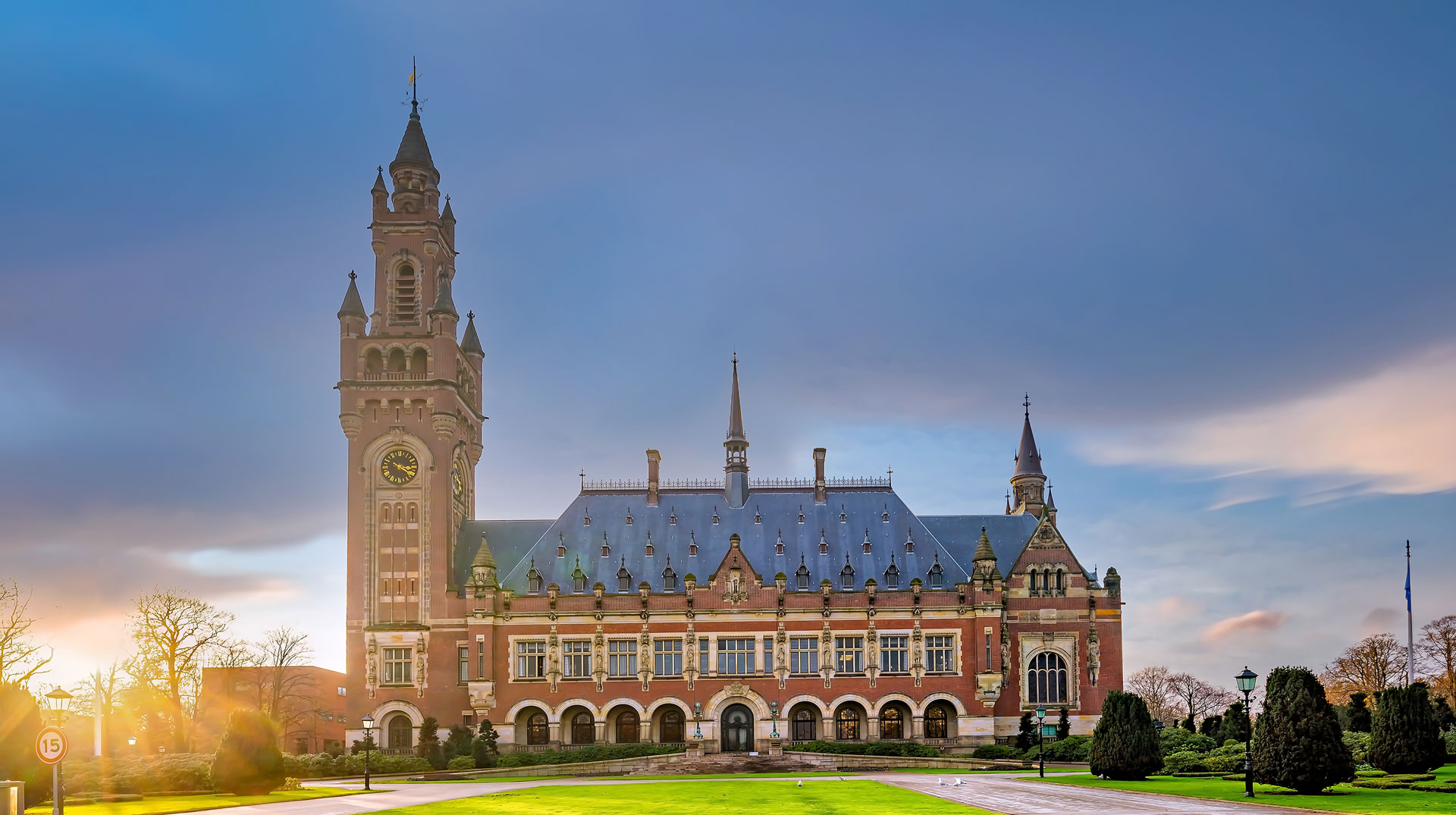  The International Court of Justice in the Peace Palace in Hague, Internationaler Gerichtshof in Den Haag