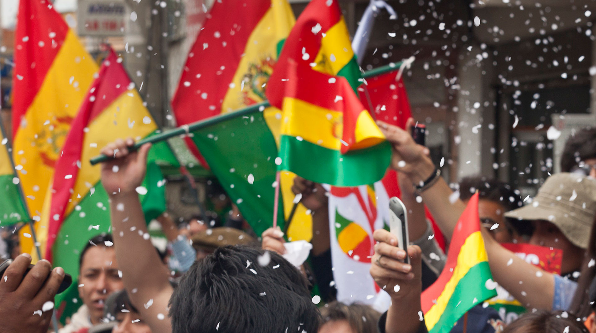 Einmarsch in La Paz (2011). Zehntausende empfangen die Tipnis-Marschierer frenetisch.