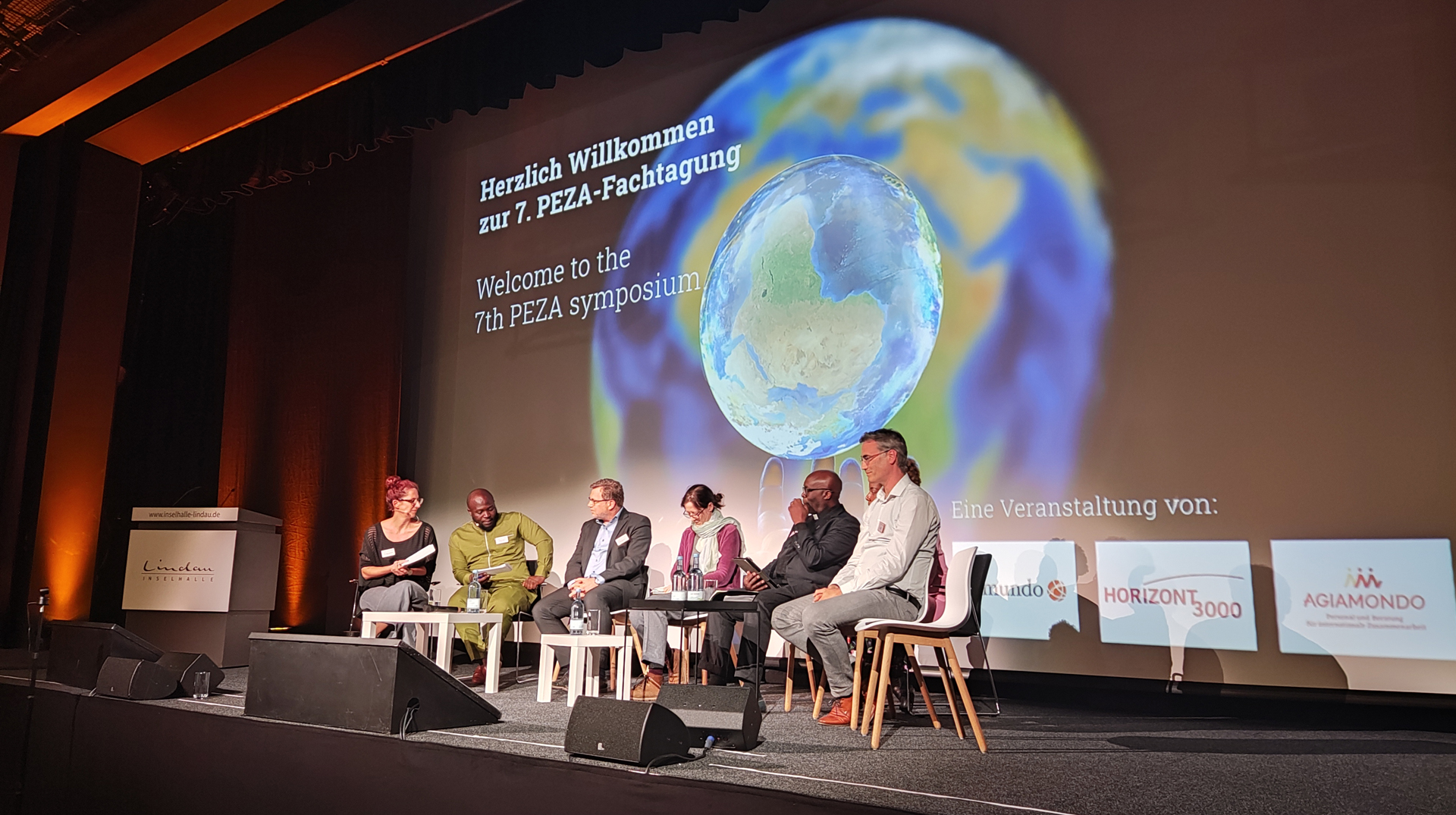 7. Peza-Fachtagung in Lindau. Podiumsdiskussion mit Expert*innen aus Theorie und Praxis zum Thema Dekolonisierung