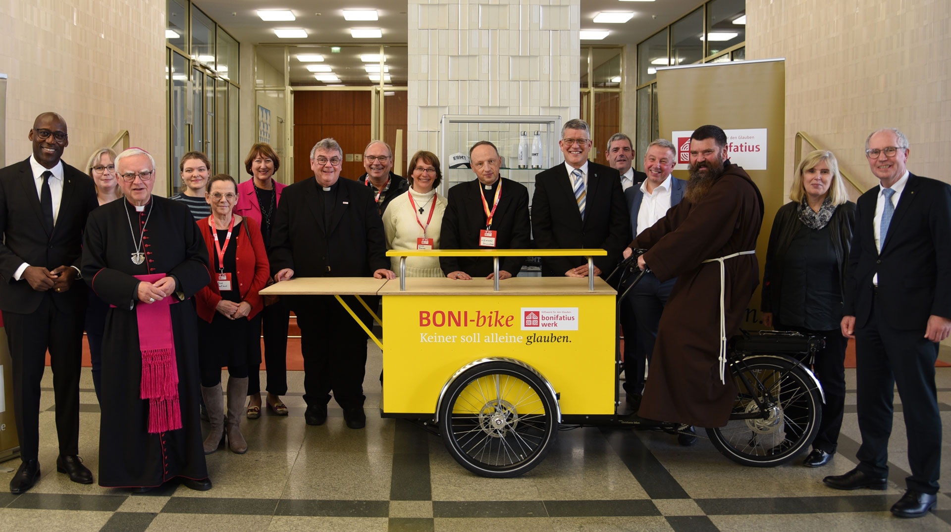 Ein Boni-Bike: Lastenrad, vom Bonifatiuswerk finanziert.