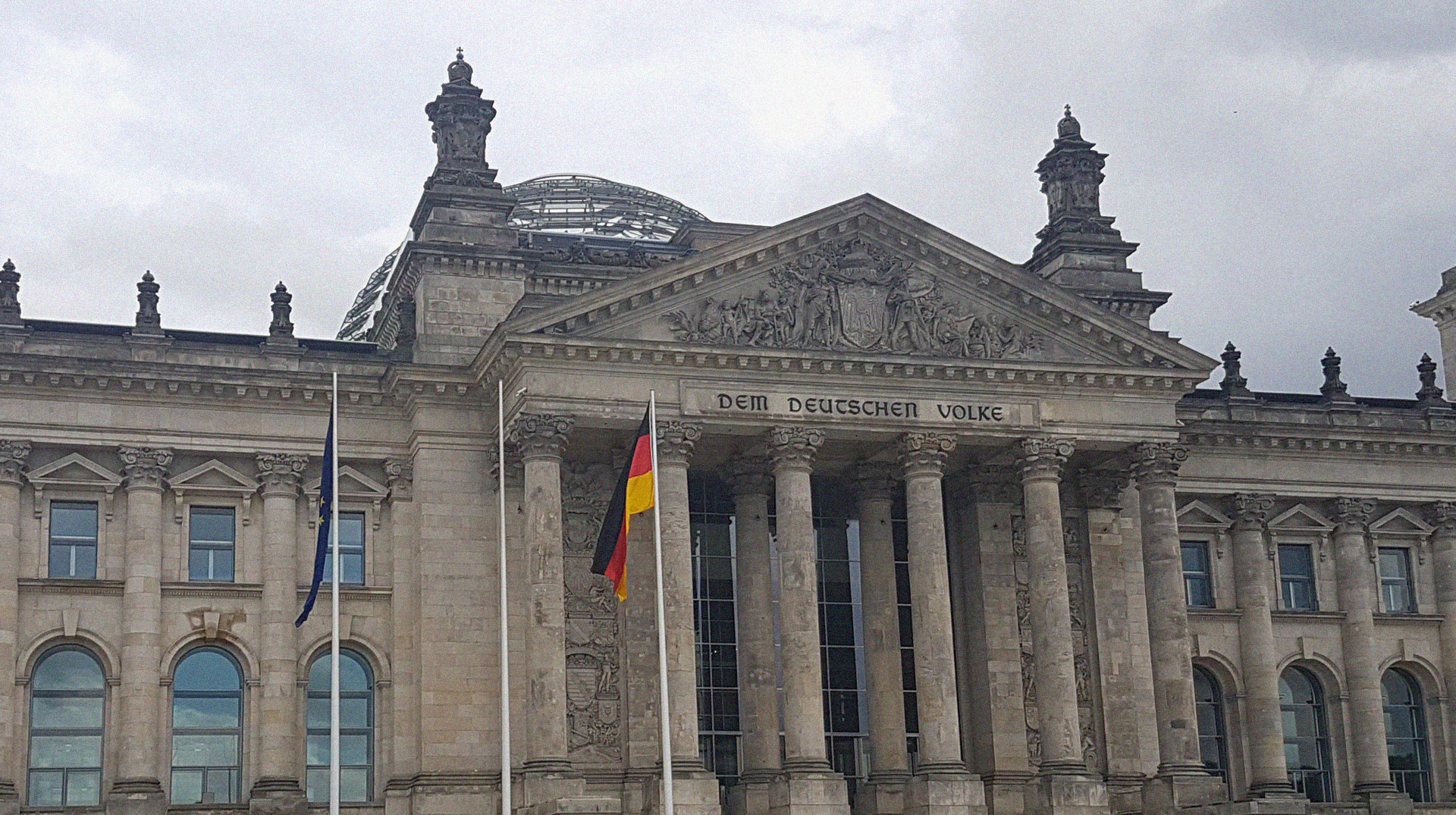 Deutscher Bundestag, Vorderseite
