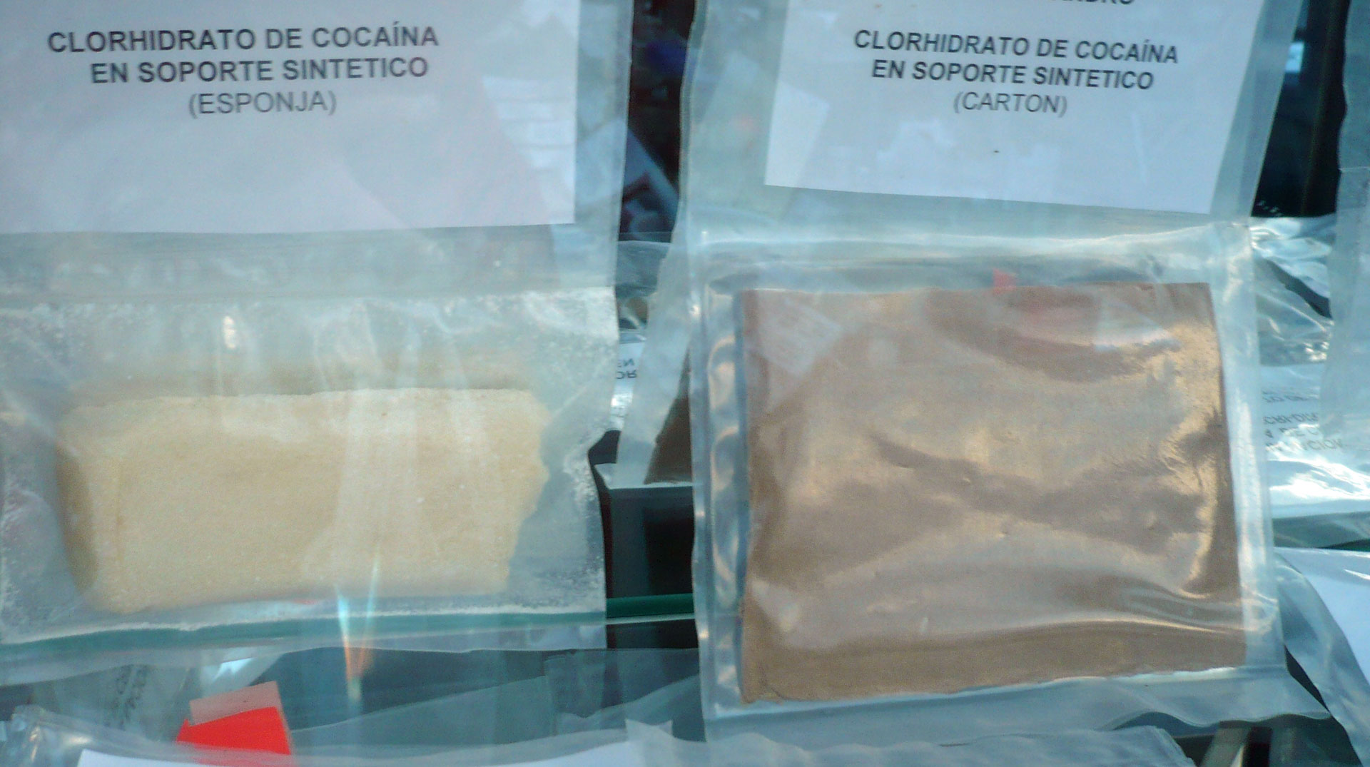 Kokain und andere Drogen auf Militärmesse in Lima (Peru)