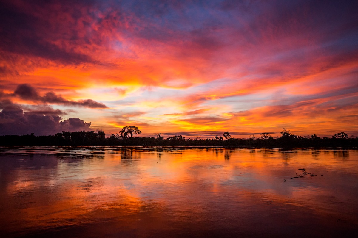 Sonnenuntergang über dem Amazonas