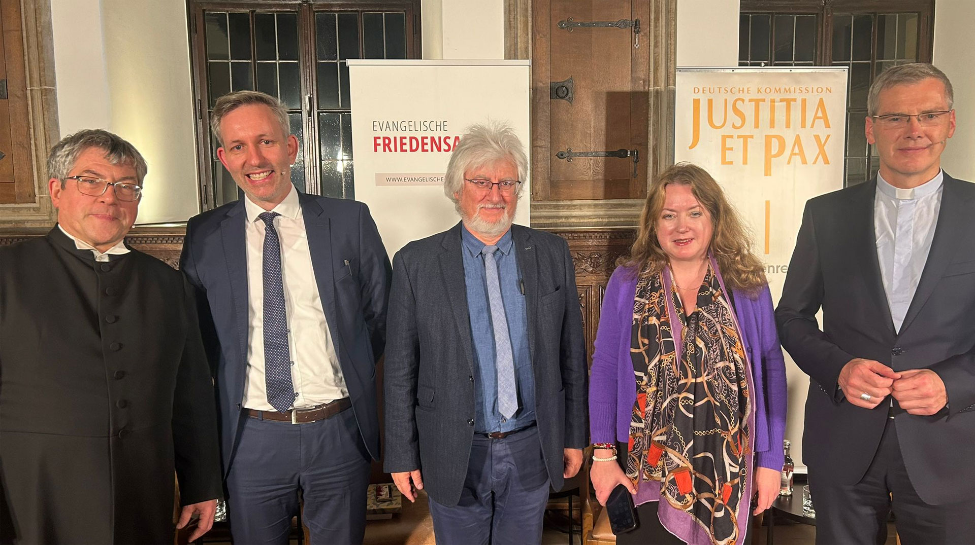 EKD-Friedensbeauftragter Landesbischof Friedrich Kramer, Dr. Thomas Müller-Färber, Warschauer Politikwissenschaftler Dr. Radosław Markowski, Justitia et Pax-Bischof Dr. Heiner Wilmer