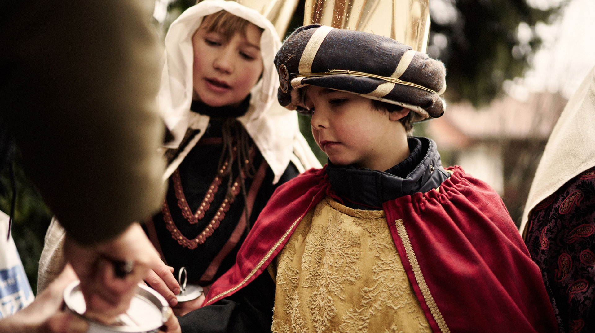 Sternsinger sammeln Geld