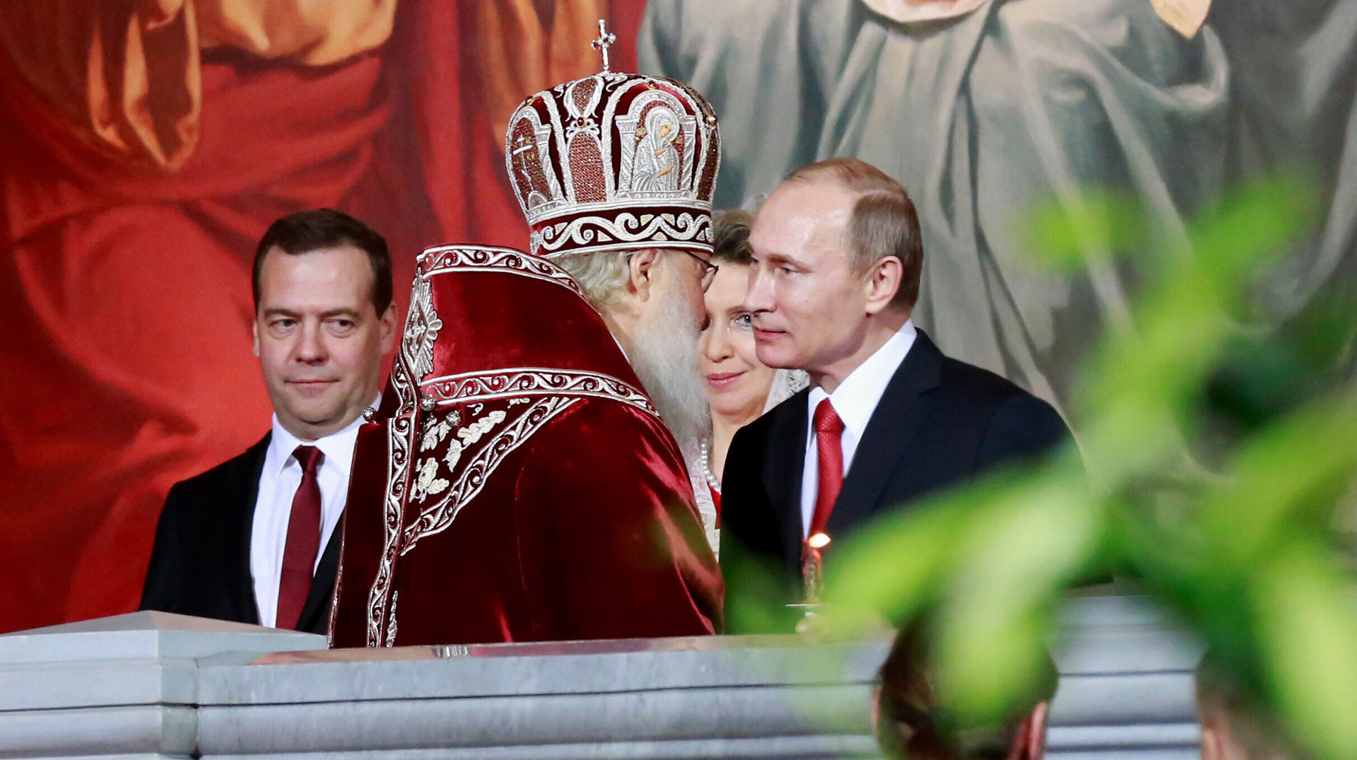 Wladimir Putin, Präsident von Russland, und der russisch-orthodoxe Patriarch Kyrill I. beim russisch-orthodoxen Ostergottesdienst in der Christ-Erlöser-Kathedrale in Moskau, 11. April 2015.