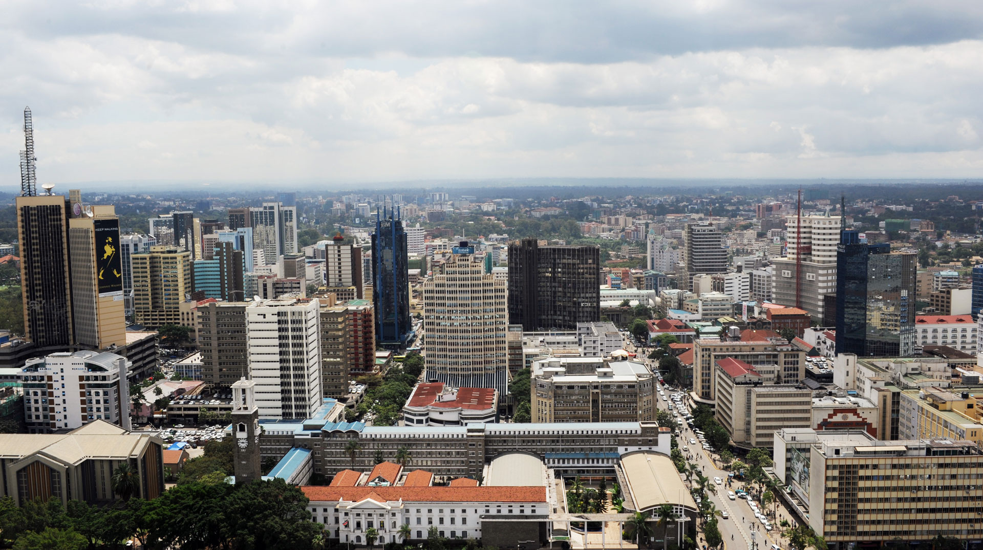 Blick über das Häusermeer von Nairobi. Nairobi ist die Hauptstadt Kenias hat über drei Millionen Einwohner und erstreckt sich über eine Fläche von etwa 693 Quadratkilometern. (2012)