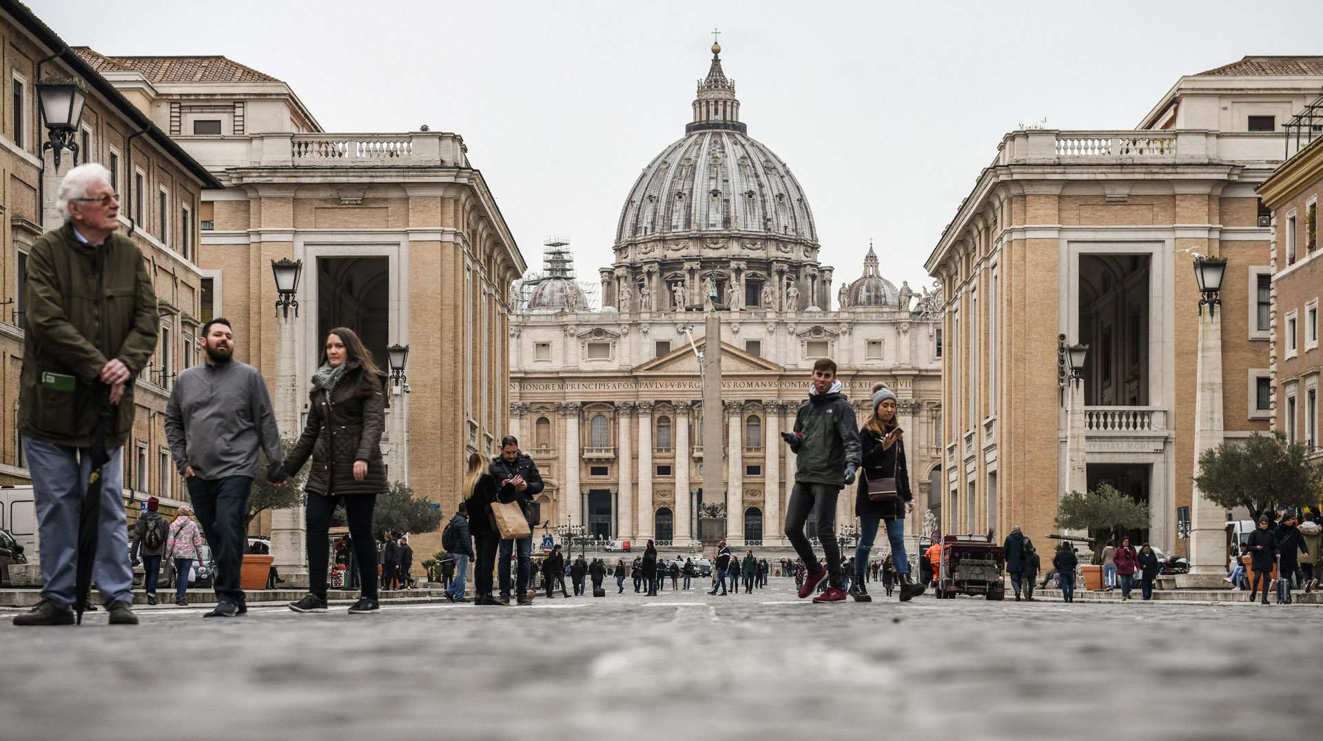 Blick über die Via della Conciliazione auf den Petersplatz und Petersdom am 24. Januar 2019 in Rom.
