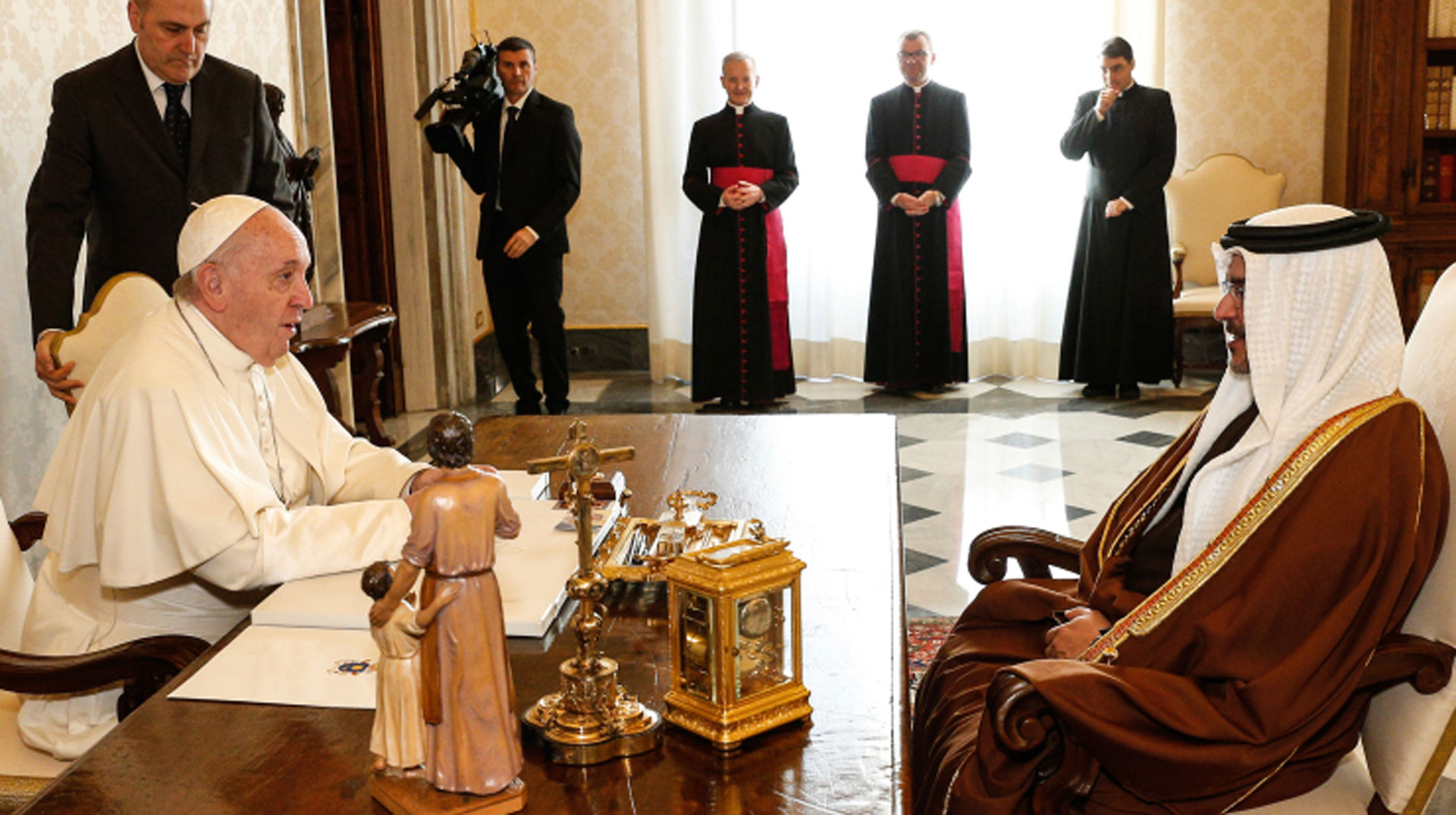 Papst Franziskus empfängt Salman bin Hamad Al-Khalifa, Kronprinz von Bahrain