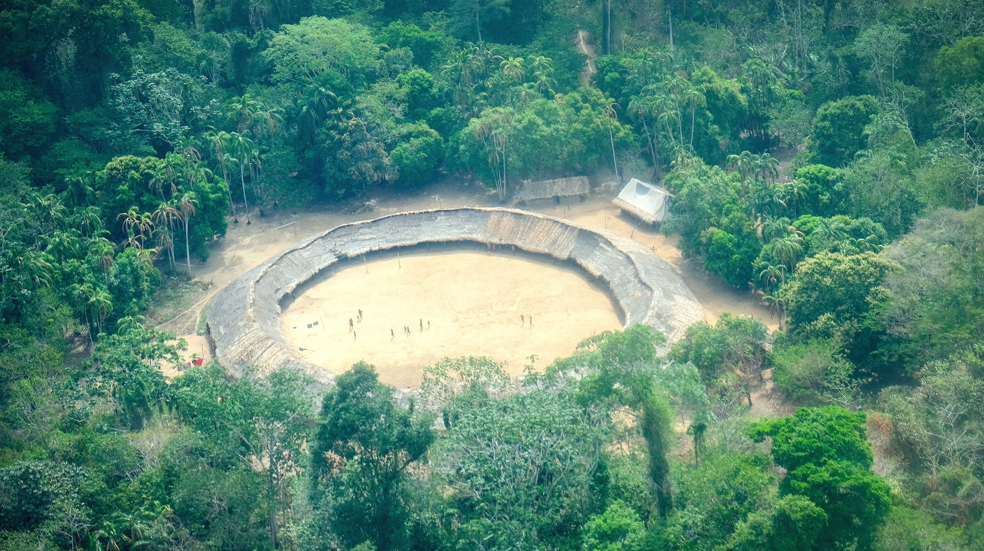  Rundhaus der Yanomami