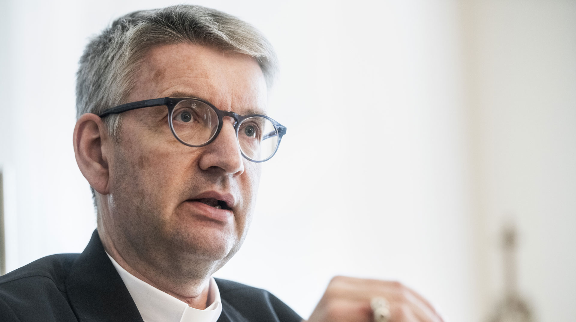 Peter Kohlgraf, Bischof von Mainz, in einem Gespräch in seinem Büro in Mainz am 31. März 2022.