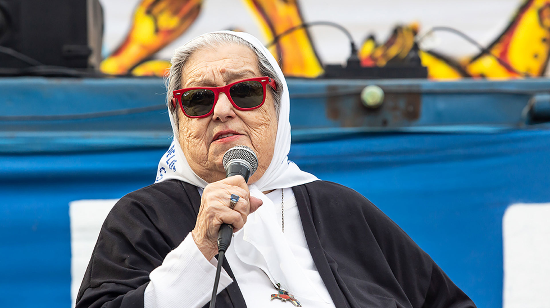 Hebe de Bonafini, Präsidentin der argentinischen Menschenrechtsorganisation Madres de Plaza de Mayo (dt. Mütter des Platzes der Mairevolution), am 17. Oktober 2021 in Buenos Aires (Argentinien).