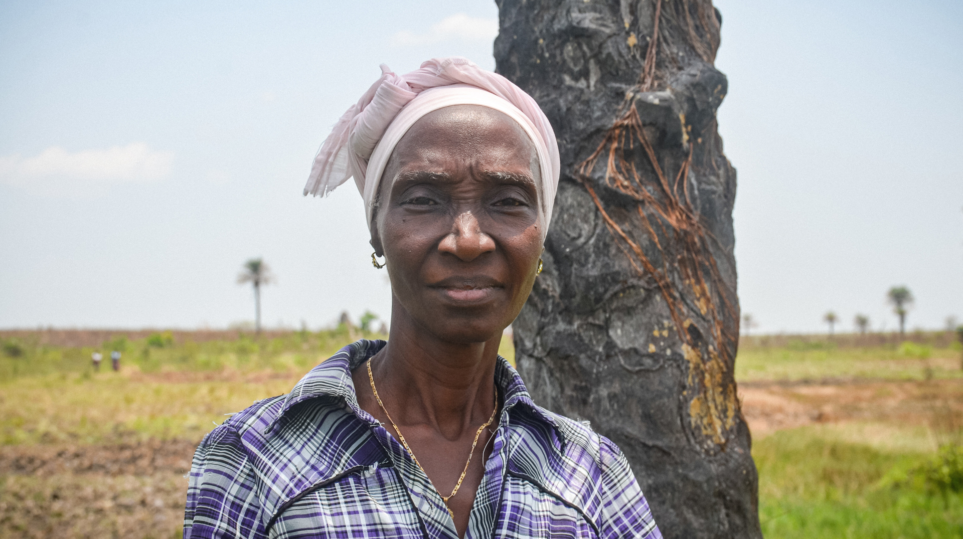 Kadiatu Jalloh, Landwirtin ohne eigenes Land, am 14. April 2023 in Makeni (Sierra Leone).
