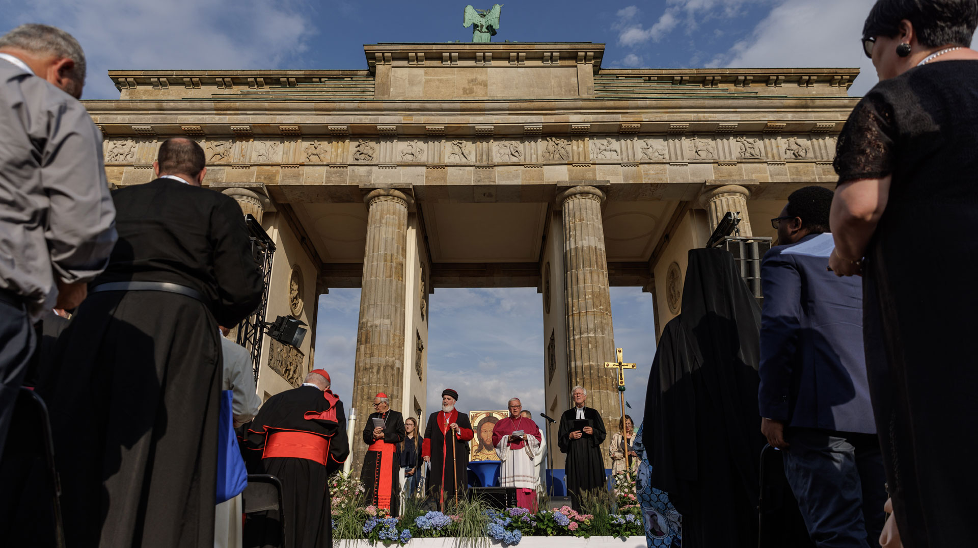 Schlusskundgebung des 37. Internationalen Friedenstreffens "Den Frieden wagen" der Gemeinschaft Sant'Egidio am 12. September 2023 am Brandenburger Tor in Berlin