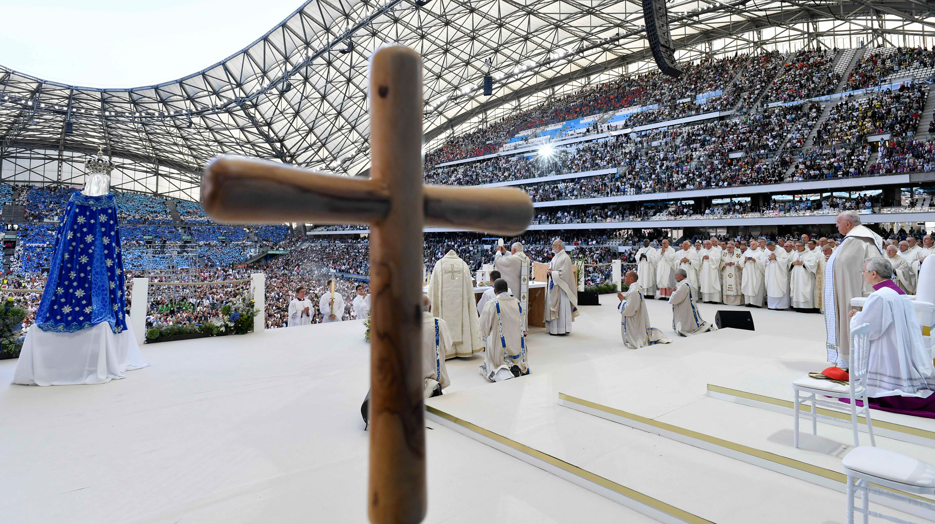 Heilige Messe im Fußballstadion "Stade Velodrome" in Marseille (Frankreich) unter der Leitung von Papst Franziskus, am 23. September 2023.