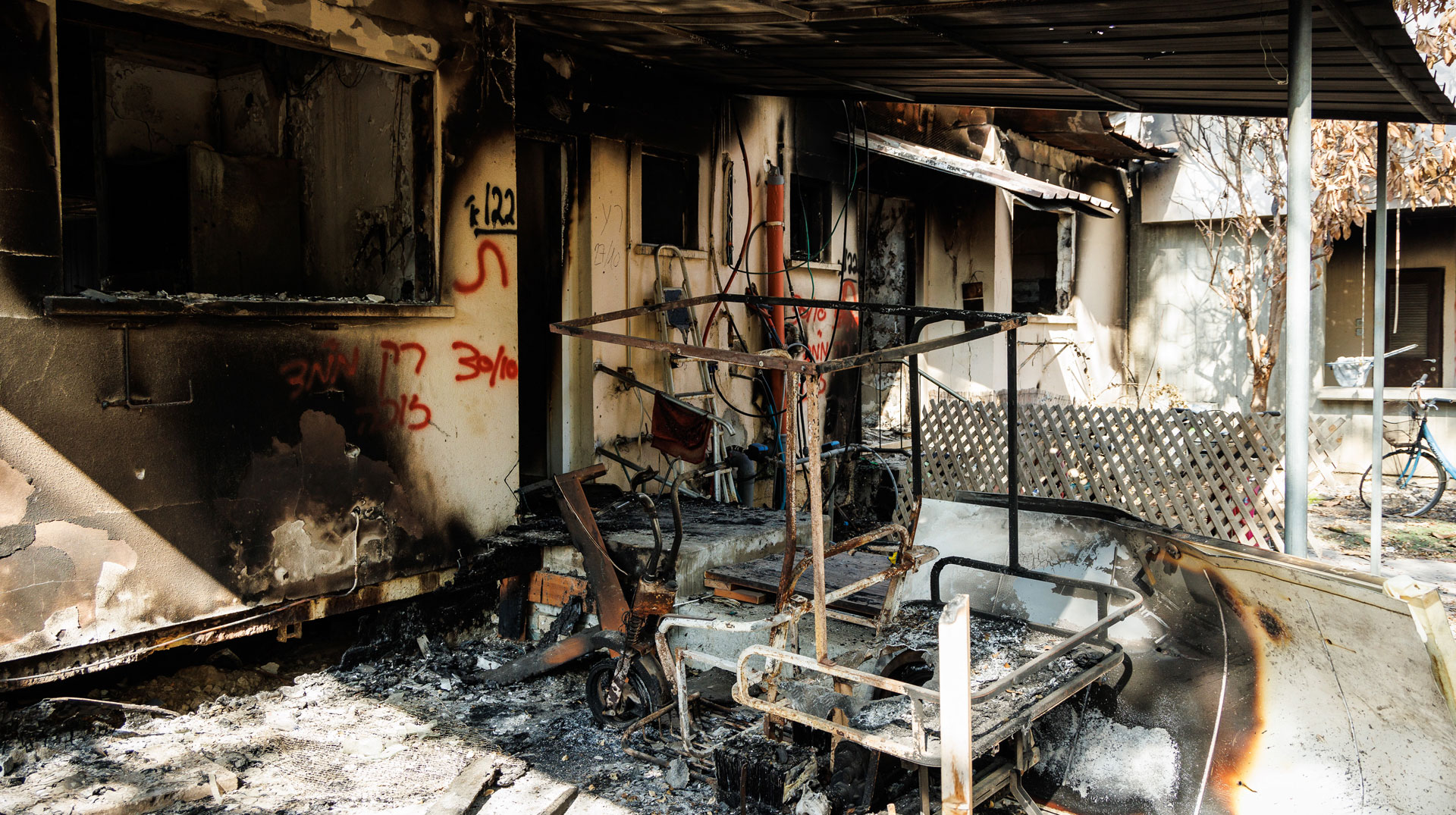 Zerstörtes Haus am 1. November 2023 im Kibbutz Kissufim (Israel) nahe des Gazastreifens durch einen Angriff der Terrororganisation Hamas.