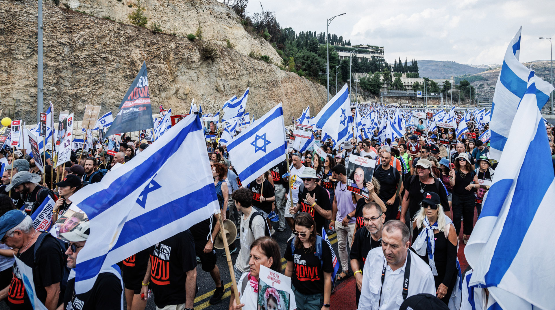 Zehntausende Teilnehmer des fünftägigen Protestmarsches für die Geiseln in der Gewalt der islamistischen Terrororganisation Hamas