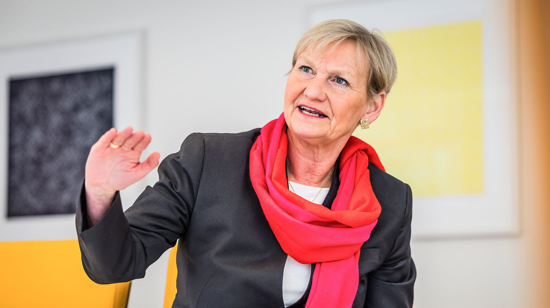 Bischöfin Kirsten Fehrs, Ratsvorsitzende der Evangelischen Kirche in Deutschland (EKD), am 19. März 2024 in der Bischofskanzlei in Hamburg.