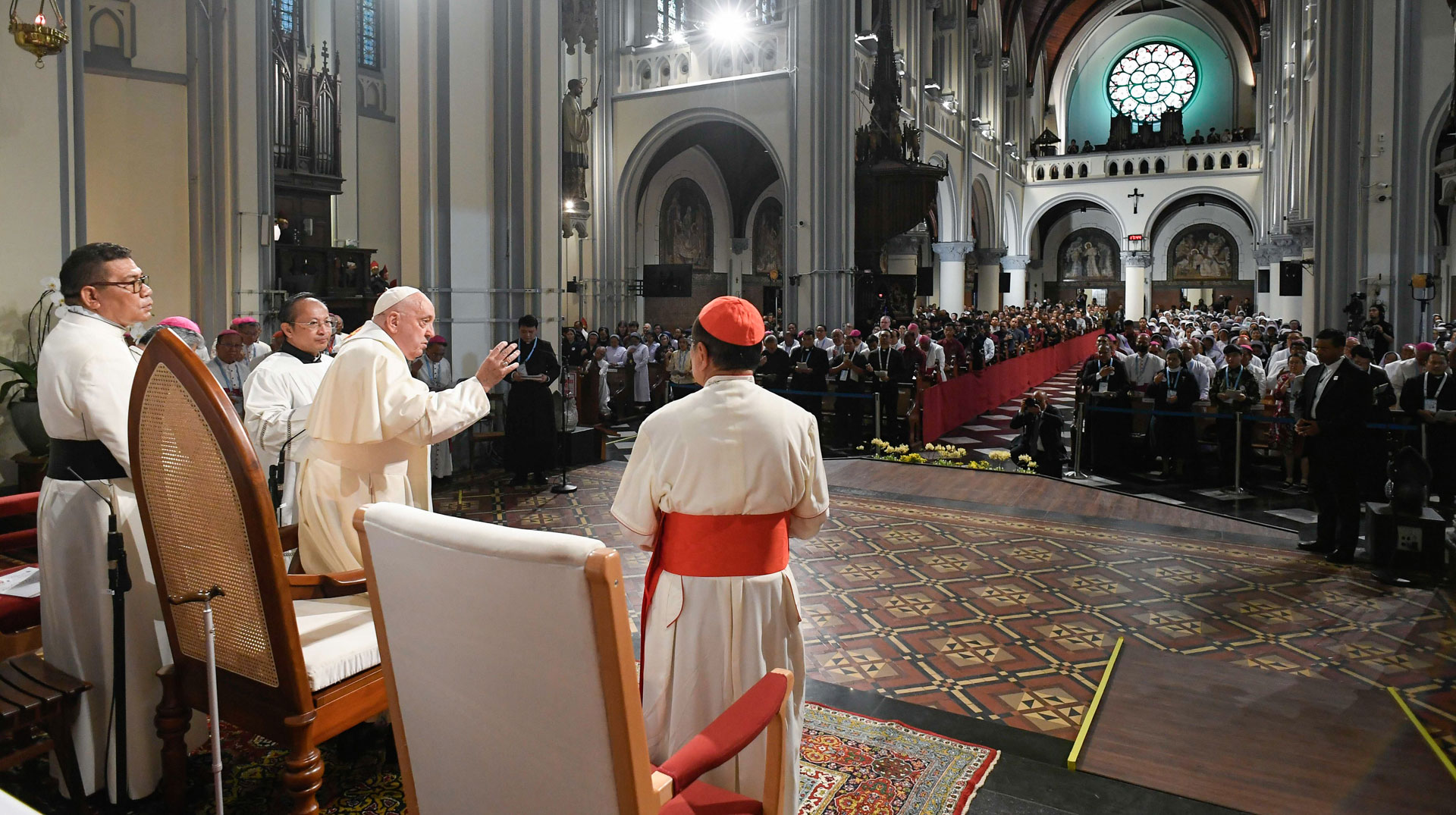Papst Franziskus während eines Treffens mit Bischöfen, Priestern, Diakonen, Ordensleuten, Seminaristen und pastoralen Mitarbeitern in Jakarta (Indonesien) 4. September 2024.