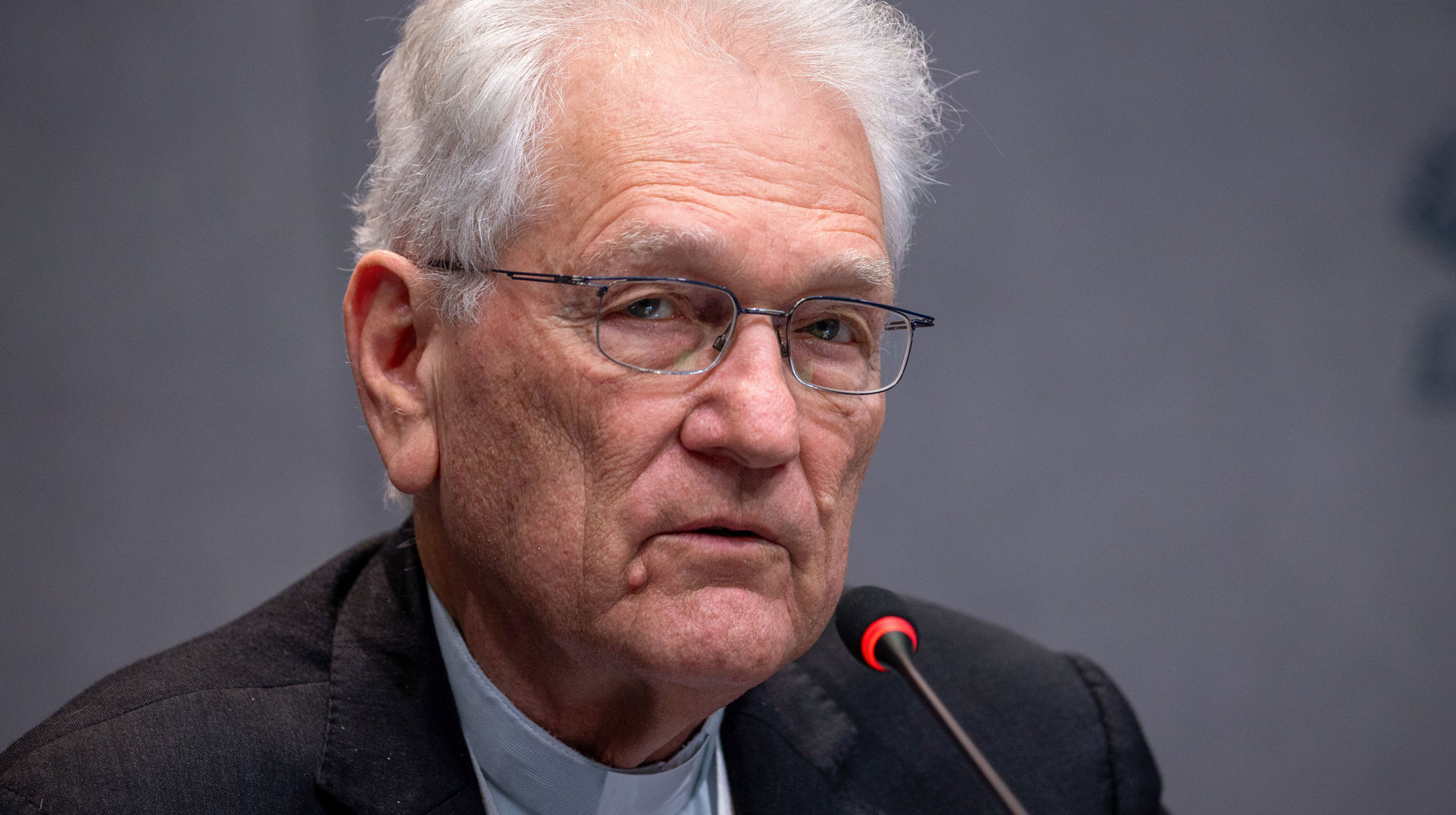 Kardinal Leonardo Ulrich Steiner, Erzbischof von Manaus (Brasilien), bei einer Pressekonferenz am 15. Oktober 2024 im Vatikan.