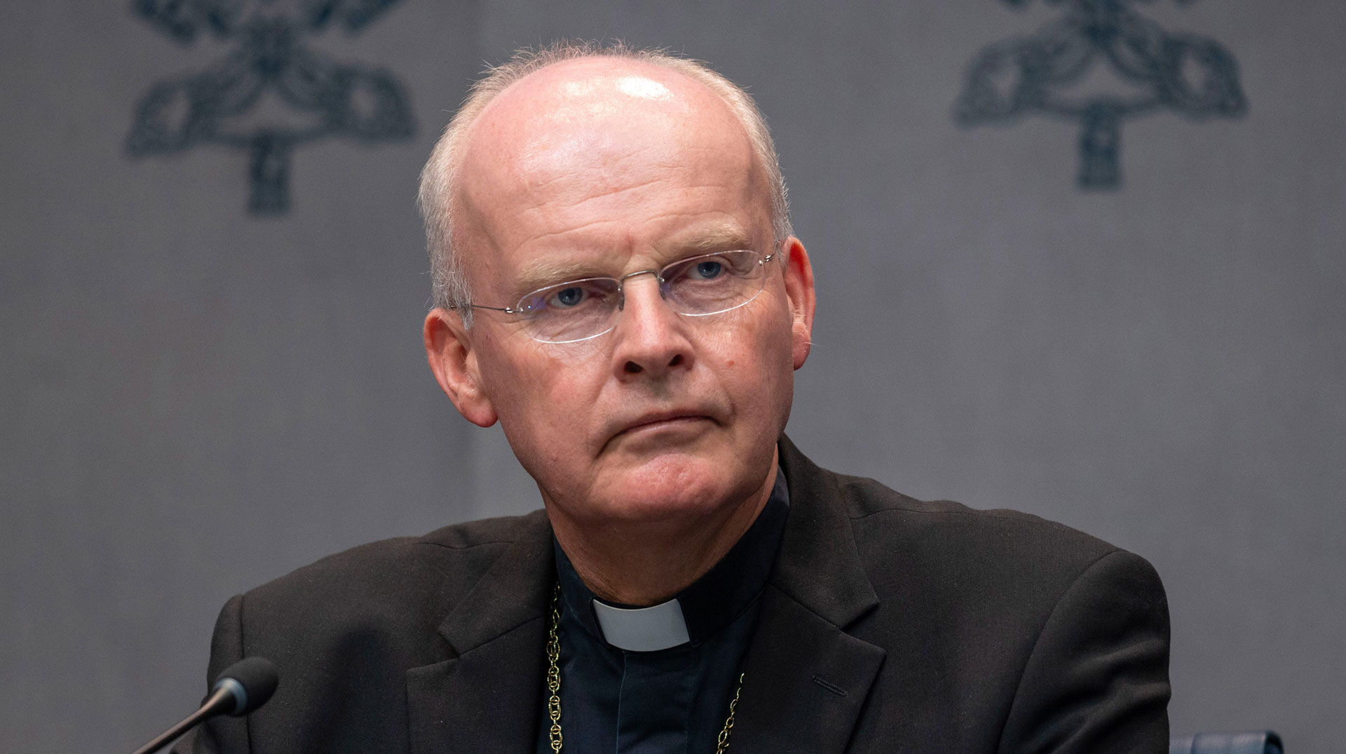 Franz-Josef Overbeck, Bischof von Essen, am 22. Oktober 2024 bei einer Pressekonferenz während der Weltsynode im Vatikan.