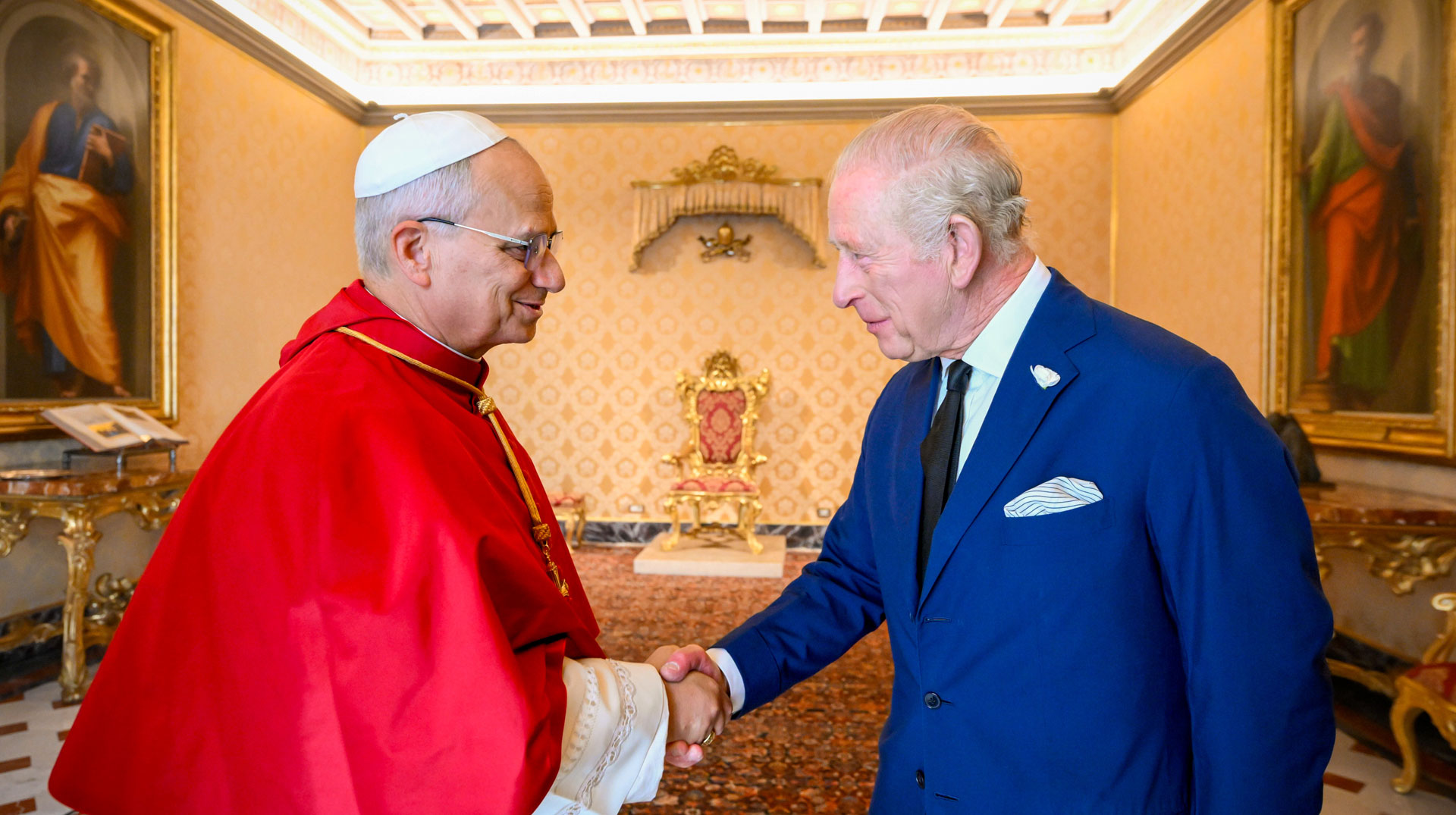 Papst Leo XIV. empfängt König Charles III., König des Vereinigten Königreichs, am 23. Oktober 2025 im Vatikan.
