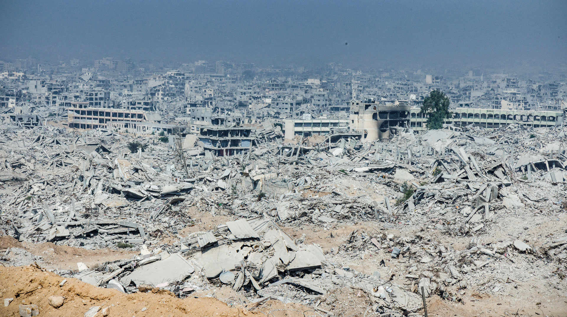 Zerstörung im Gazastreifen östlich von Gaza-Stadt (Palästinensische Gebiete), im Viertel Shujaiyye, von einem israelischen Militärposten aufgenommen, am 5. November 2025.