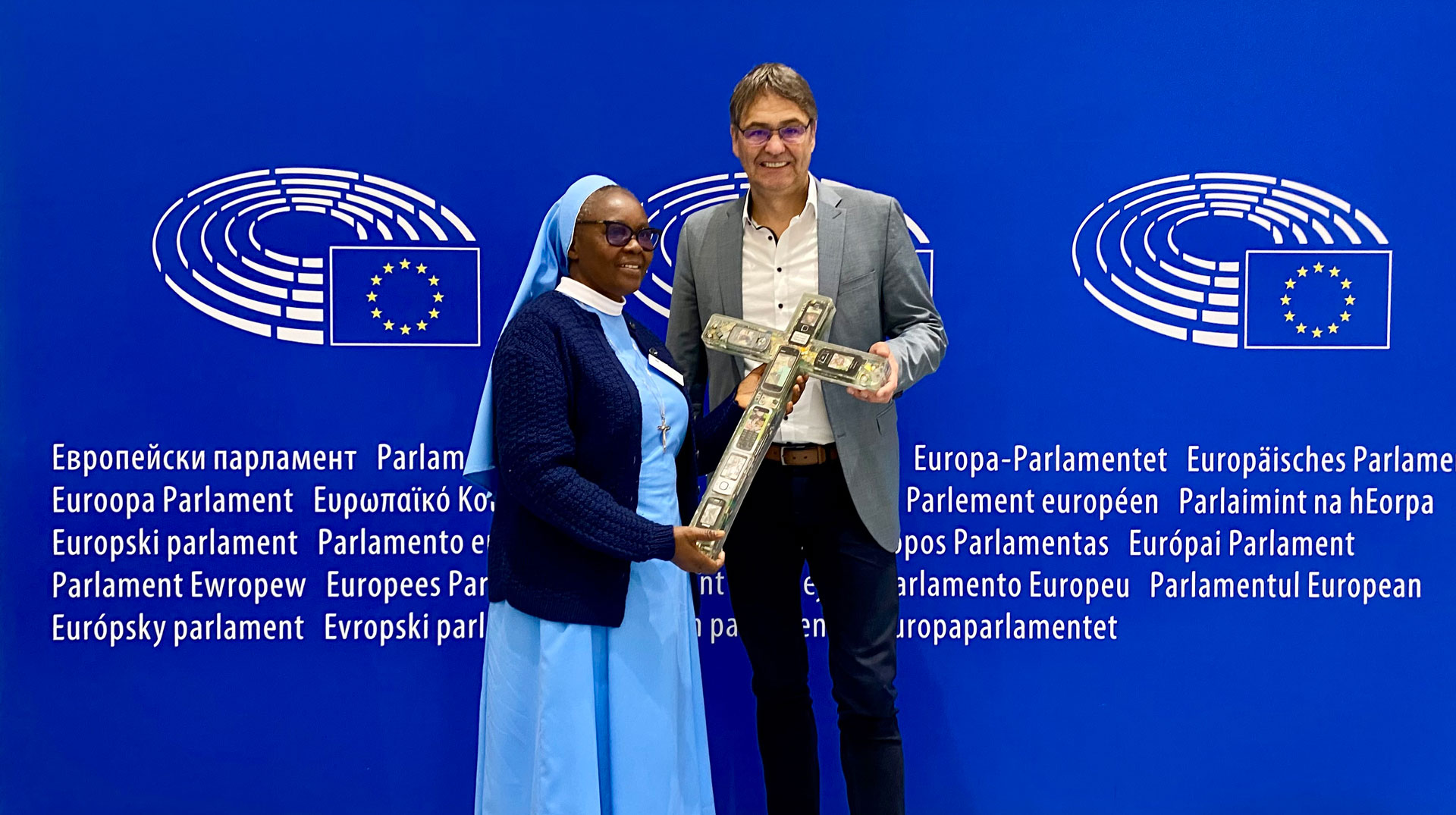  Ordensfrau Mercy Benson aus Ghana, CDU-Europaabgeordneten Peter Liese