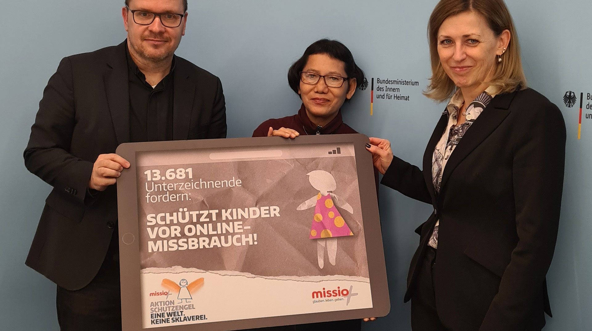 Barbara Kluge, Ministerialdirigentin im BMI – Abteilung Cyber- und Informationssicherheit; Rhoy Dizon, Missio-Projektpartnerin in den Philippinen; Pfarrer Dirk Bingener, Präsident missio Aachen