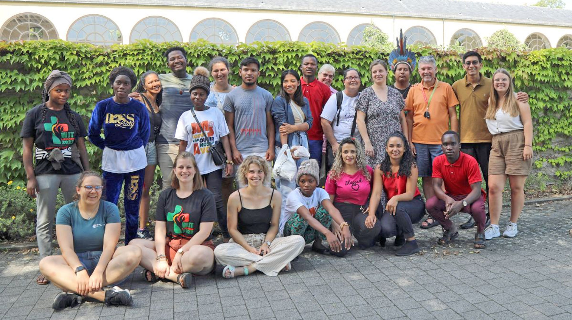 Weltjugendtags-Teilnehmende aus Tansania, Brasilien und dem Bistum Würzburg (Deutschland)