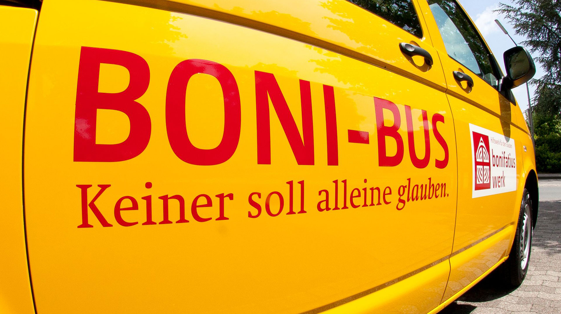 Die Boni-Busse sind ein Aushängeschild des Bonifatiuswerkes und in zahlreichen Diasporagemeinden im Einsatz. Foto: Bonifatiuswerk	