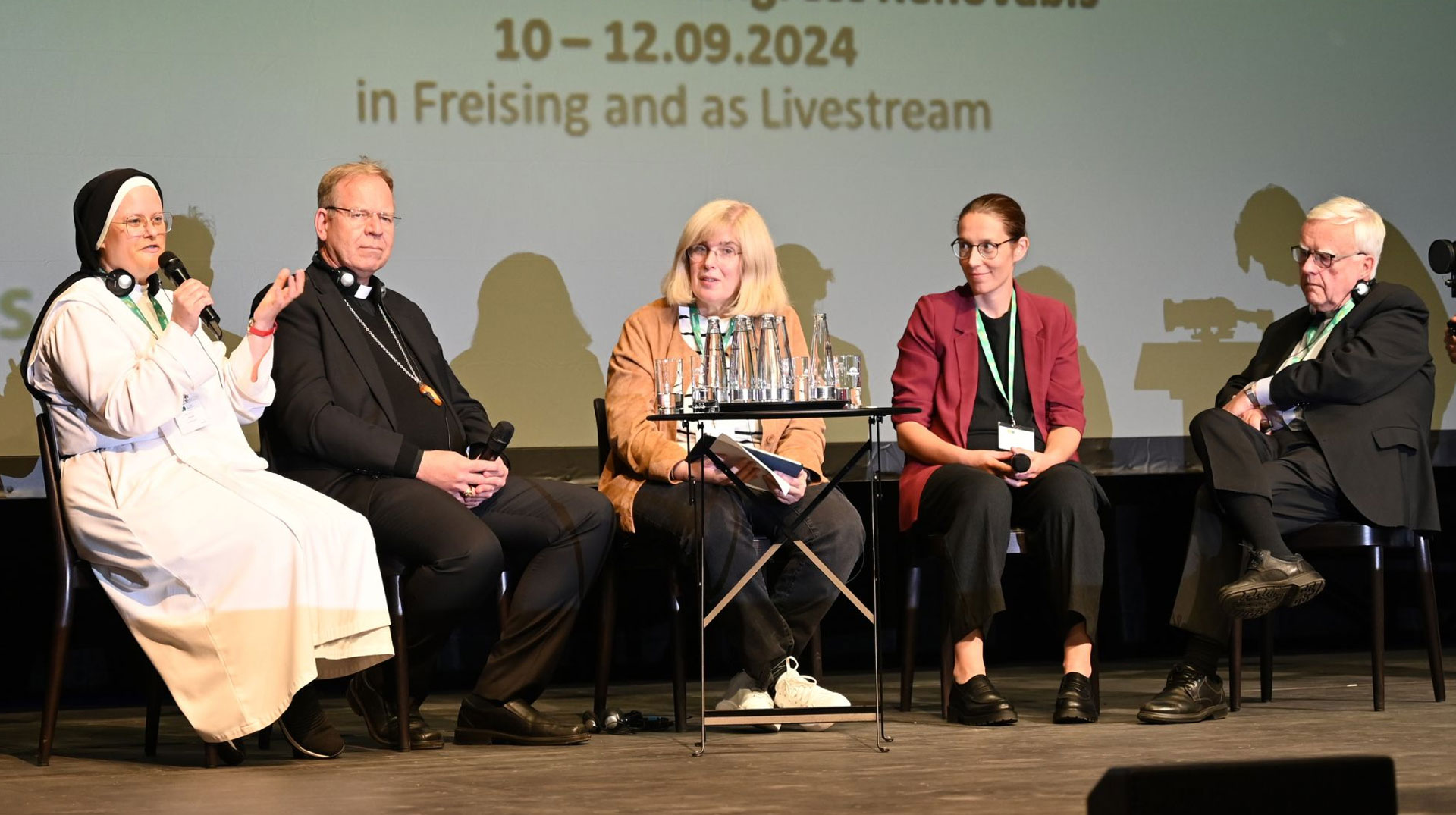 Abschlusspodium des 28. Kongresses Renovabis