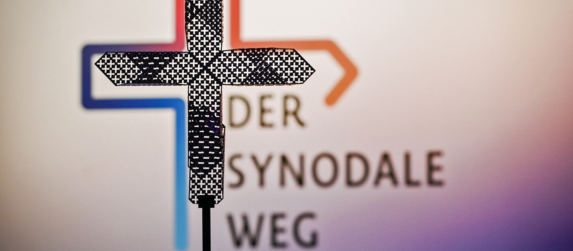 The perforated metal cross of the Synodal Way